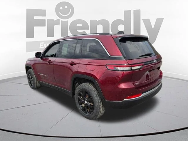 Used 2023 Red Jeep Limited image 10
