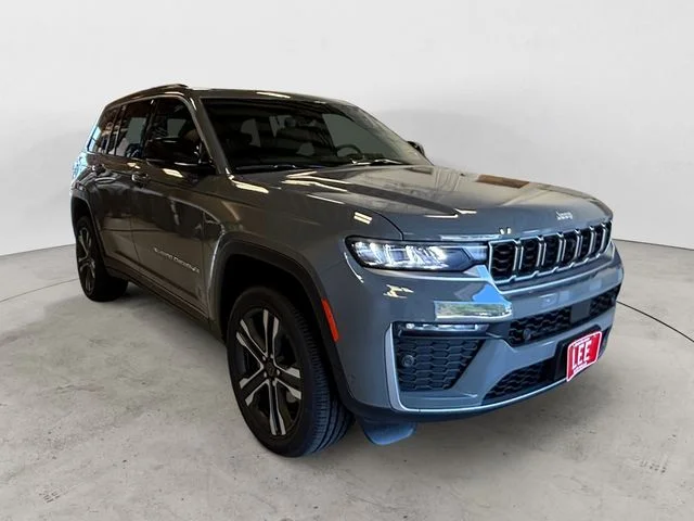 New 2027 Gray Jeep Limited image 8