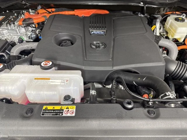 2025 Toyota Tundra Platinum - Photo 9