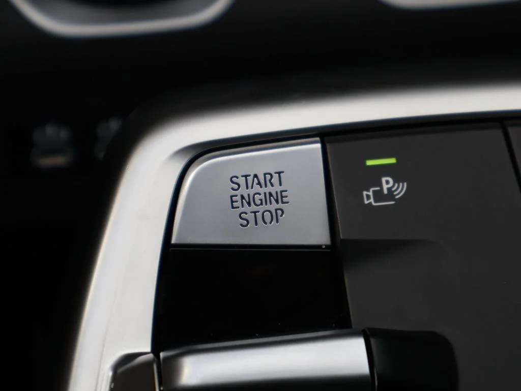 Used 2025 Black BMW M35i image 30