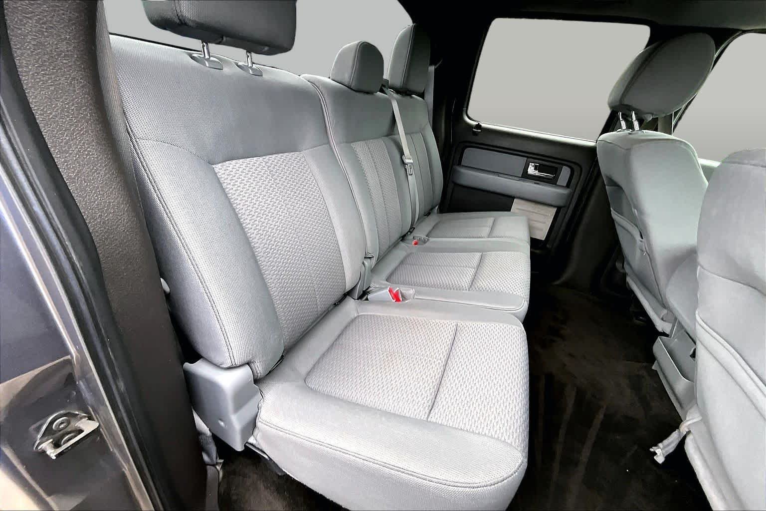Used 2014 Sterling Gray Metallic Ford XLT image 20