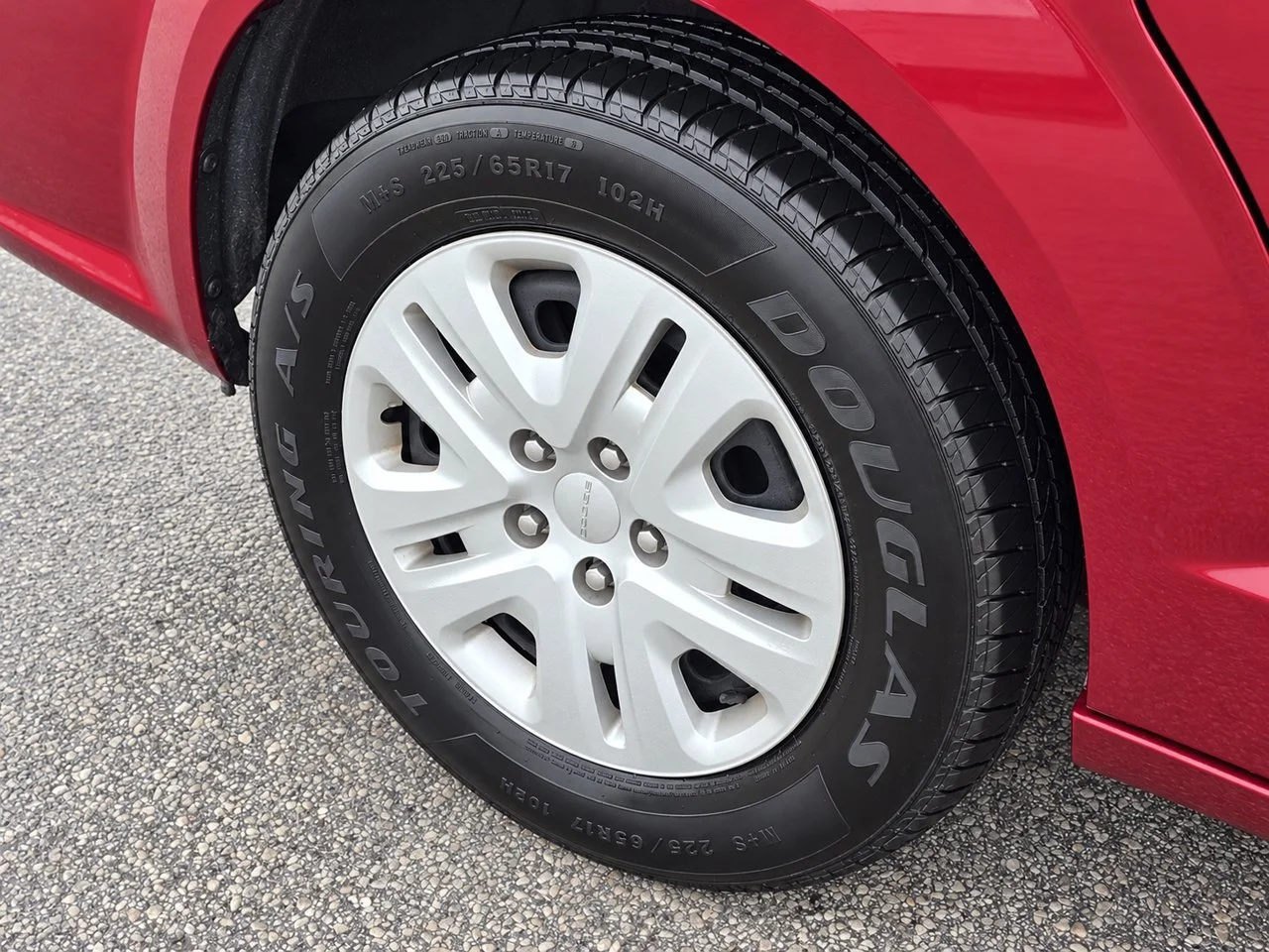 Used 2019 Octane Red Pearlcoat Dodge SE image 8