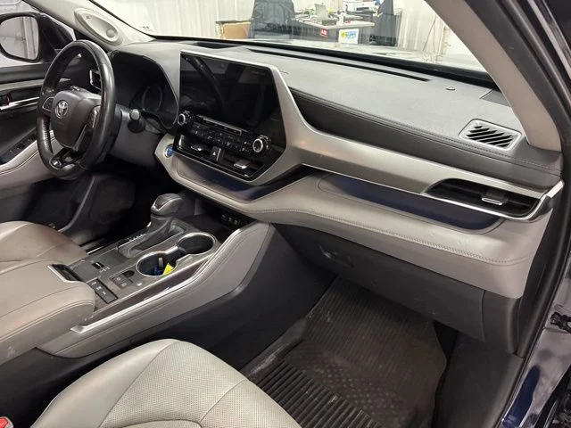 Used 2021 Gray Toyota Platinum image 39