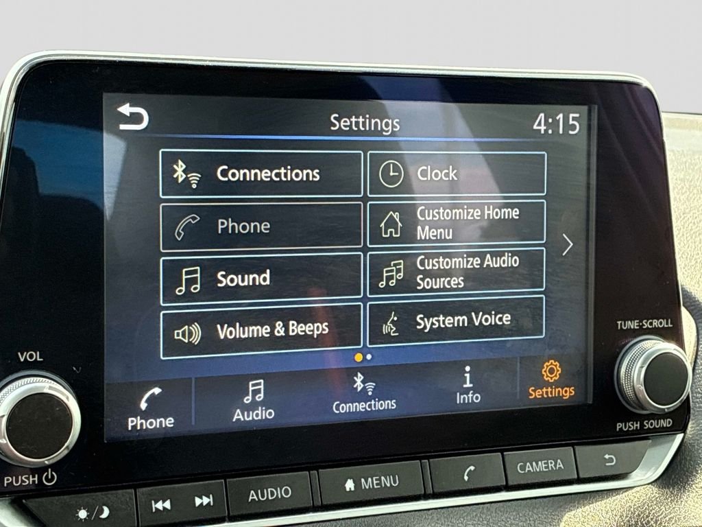 Used 2023 White Nissan SR image 31