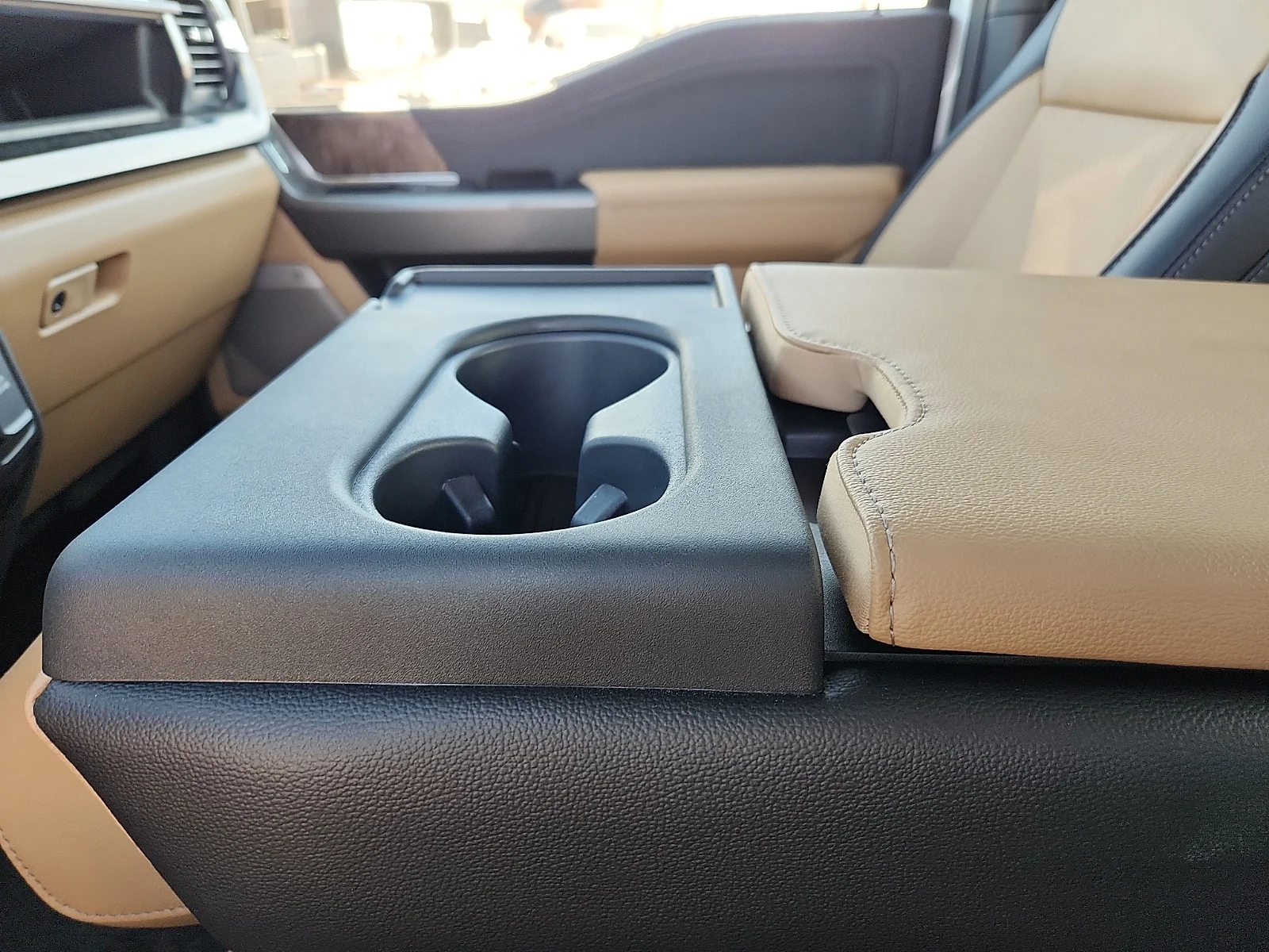 New 2026 Oxford White Ford Lariat image 25