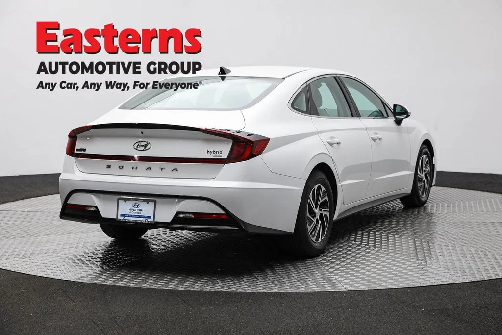 Used 2021 White Hyundai Blue image 5