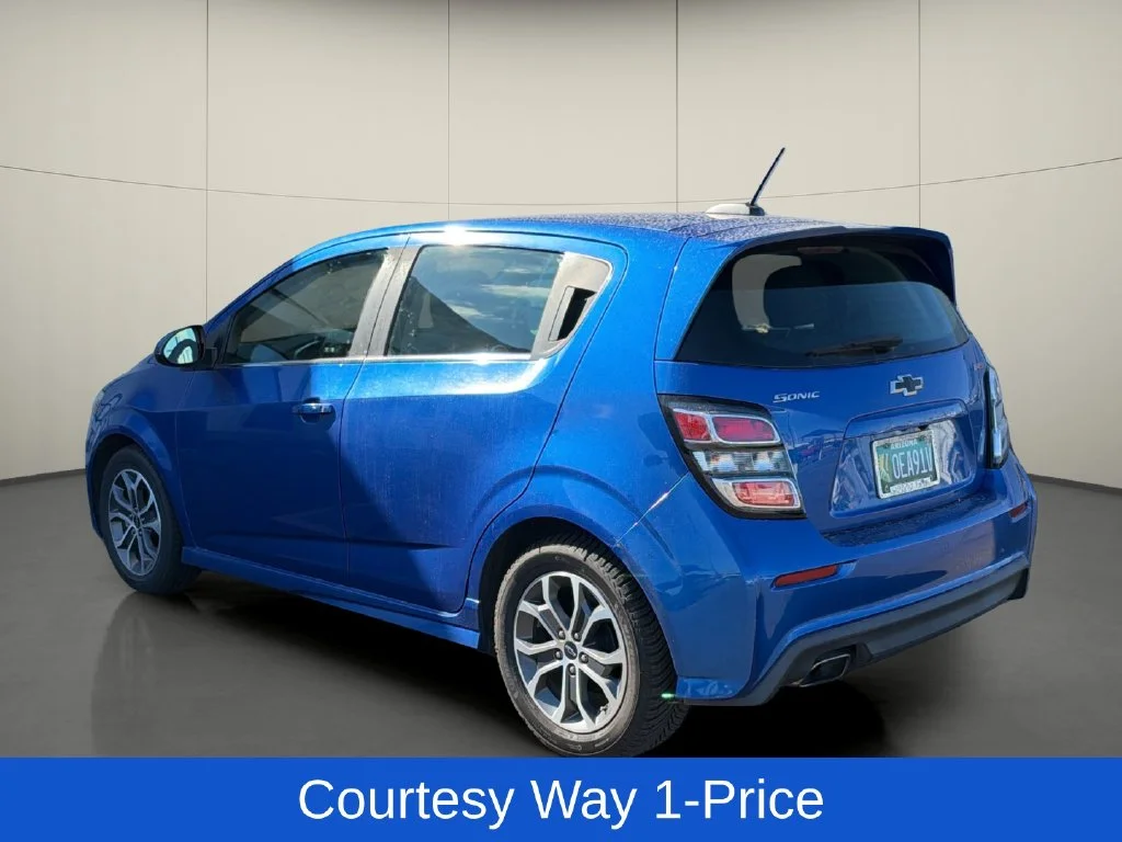 Used 2019 Blue Chevrolet LT image 6