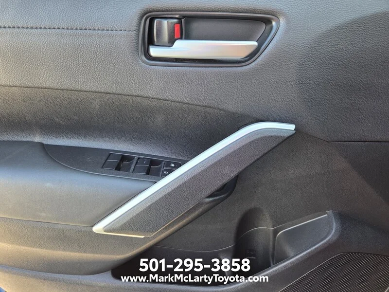 Used 2026 Blue TOYOTA XLE 2WD image 31