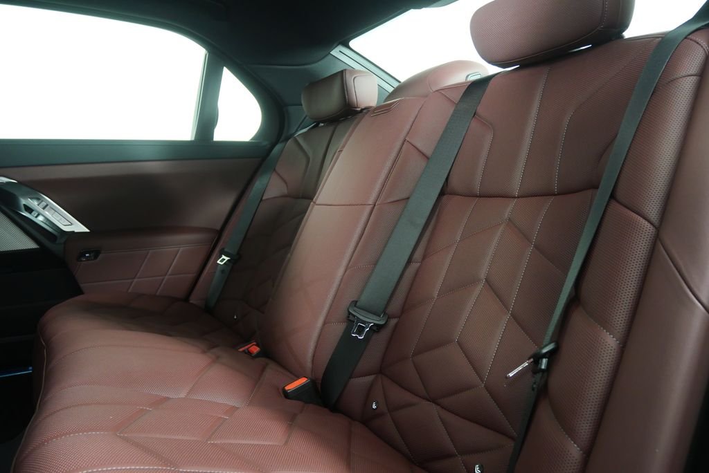 New 2026 Black Sapphire Metallic BMW 740i image 16