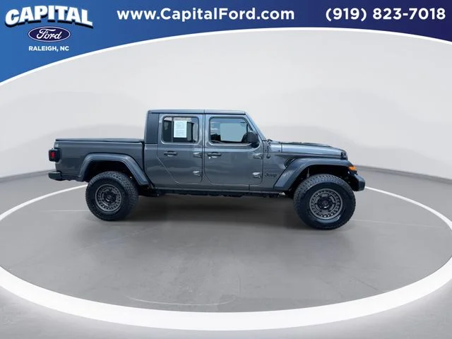 Used 2020 Gray Jeep Sport image 9