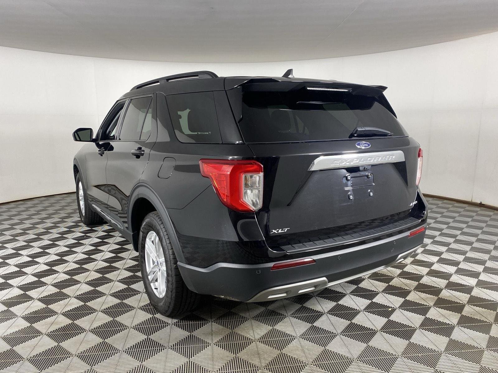 Used 2023 Agate Black Ford XLT image 5