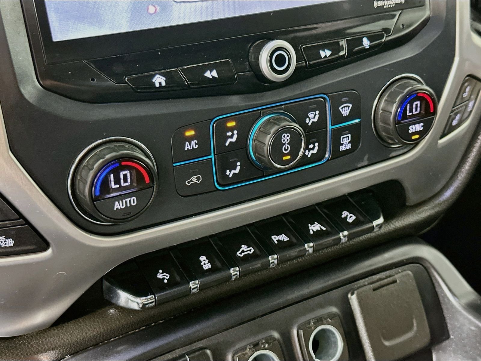 Used 2018 Quicksilver Metallic GMC SLT image 16