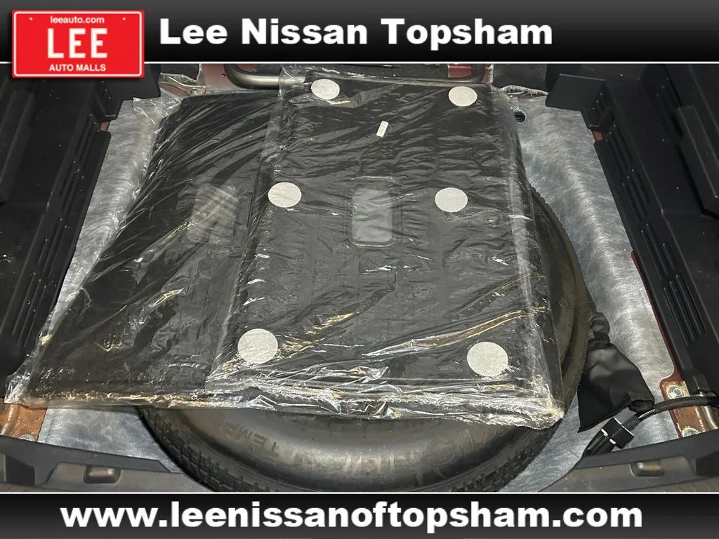 Used 2025 Scarlet Ember Tintcoat Nissan SV image 20