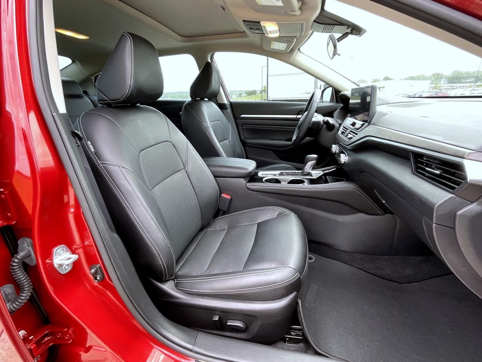 Used 2023 Red Nissan 2.5 SL image 16