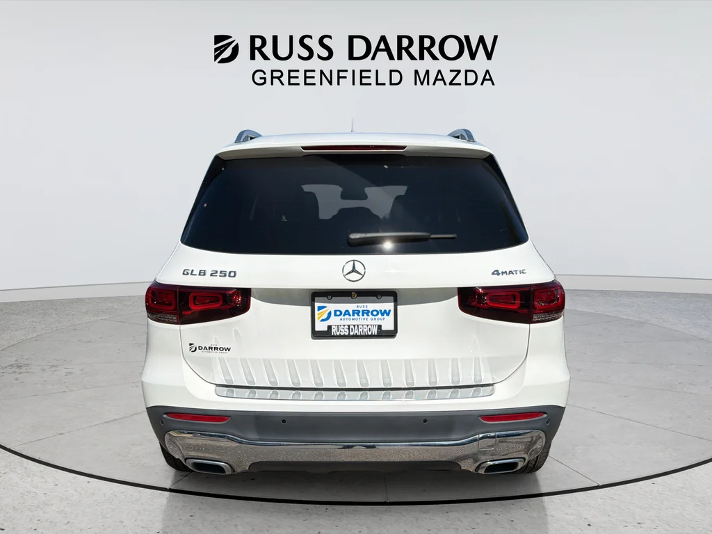 Used 2022  Mercedes-Benz GLB 250 image 4