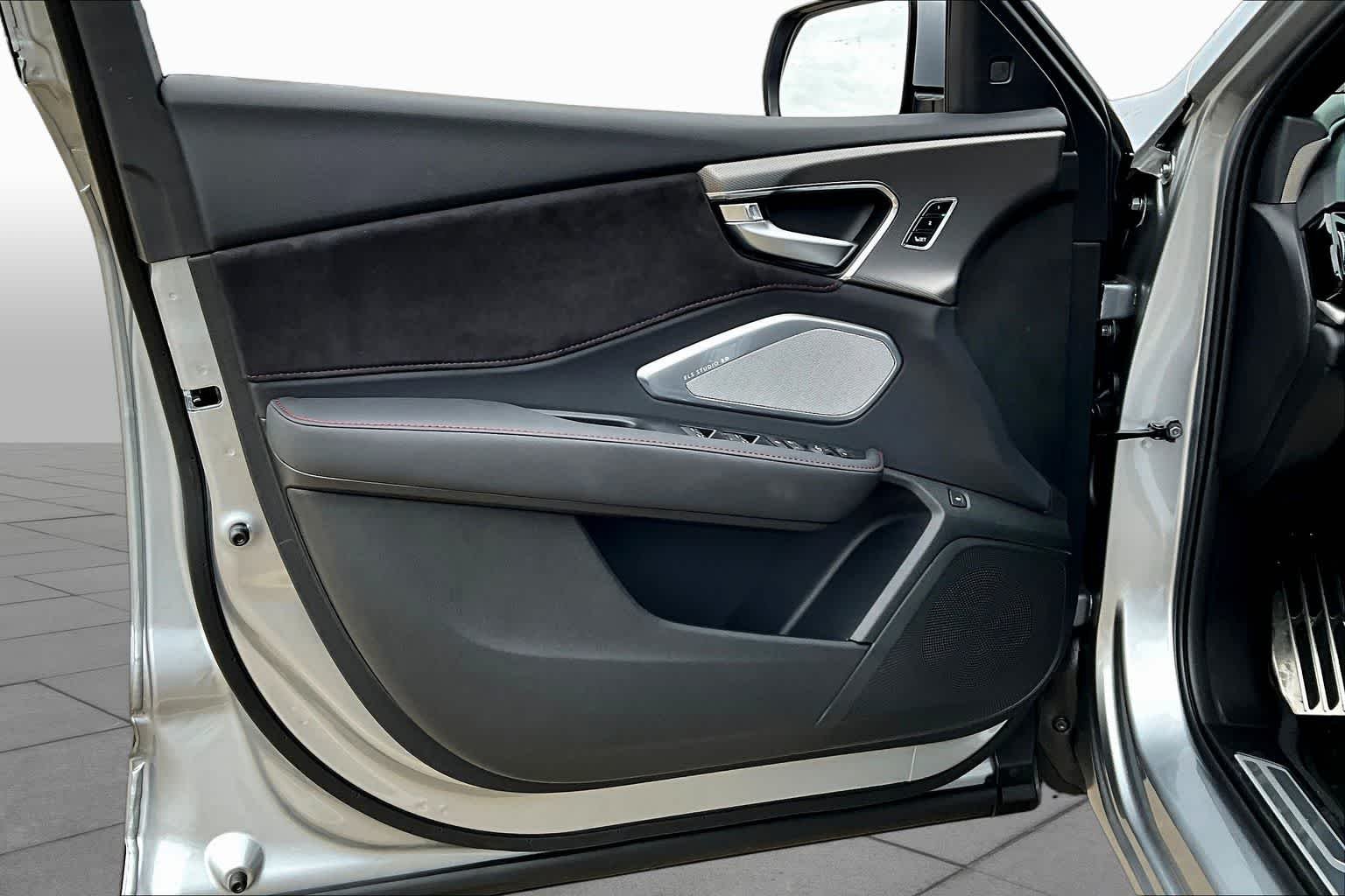 New 2025 Solar Silver Metallic Acura w/A-Spec Package image 10