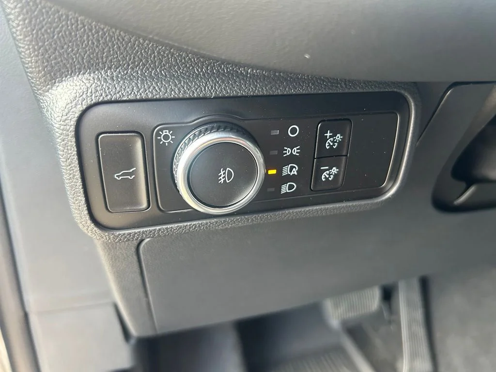 New 2026 Carbonized Gray Metallic Ford Tremor® image 18