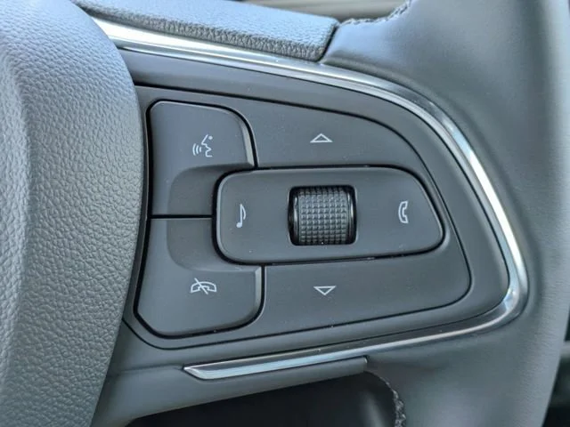 New 2026 White Frost Tricoat Buick Avenir image 31