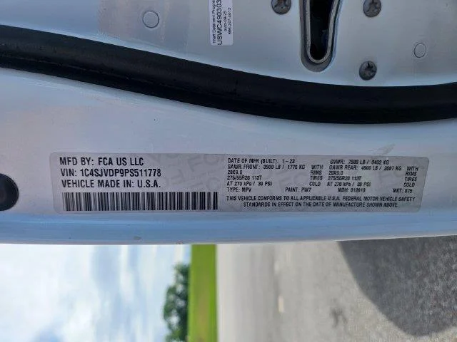 Used 2023 White Jeep Series III image 31