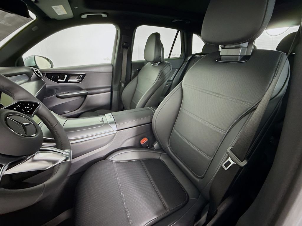 Used 2026 Silver Mercedes-Benz GLC 300 image 5