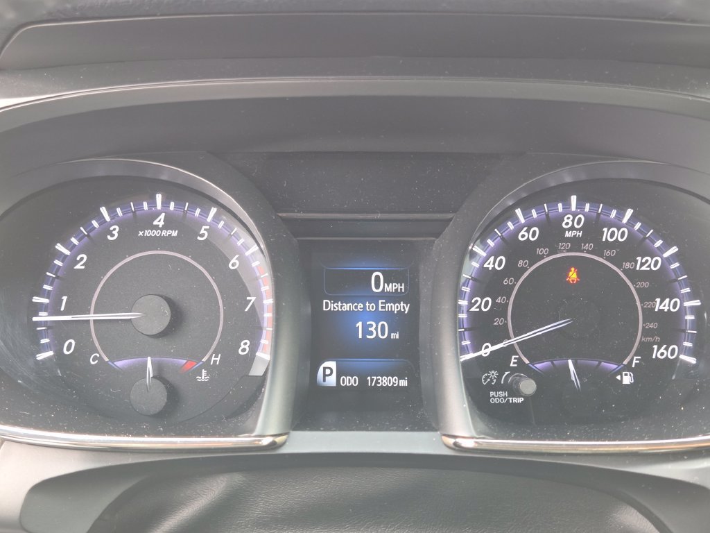 Used 2015 Cosmic Gray Mica Toyota XLE Premium image 32