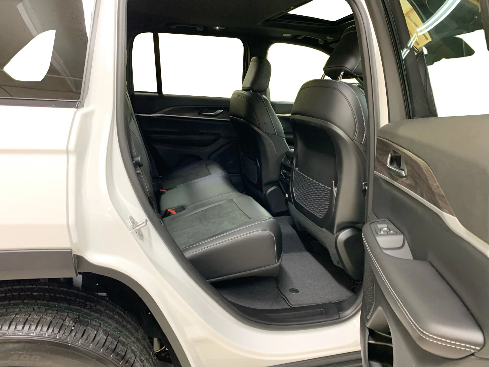 New 2026 Bright White Jeep Altitude image 18