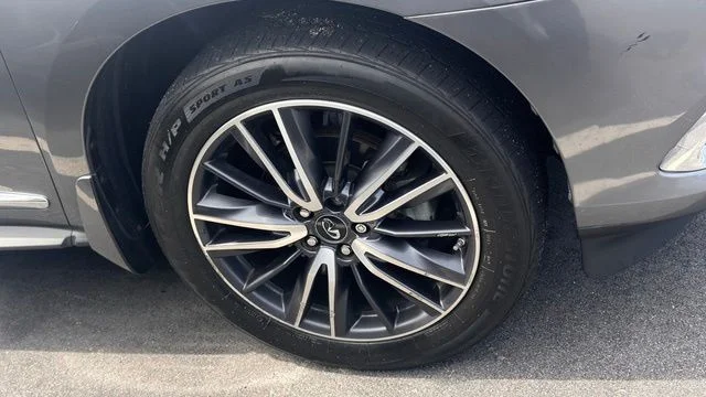Used 2019 Graphite Shadow INFINITI LUXE image 4