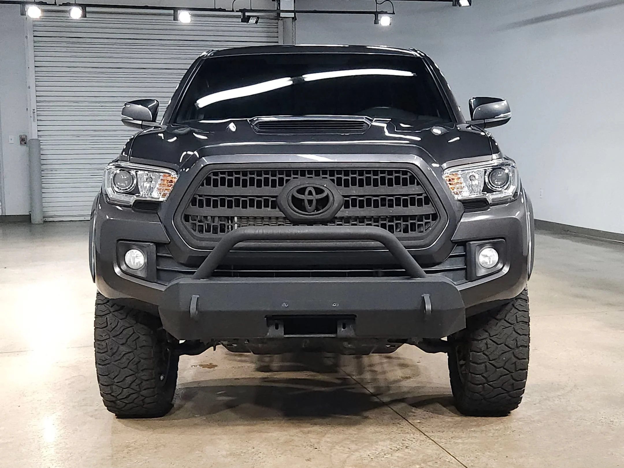 Used 2017 Toyota Tacoma TRD Sport with VIN 5TFCZ5AN5HX113956 for sale in Little Rock