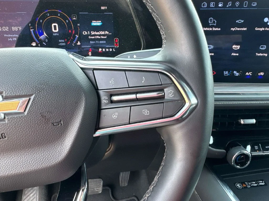 Used 2025 Gray Chevrolet Premier image 36