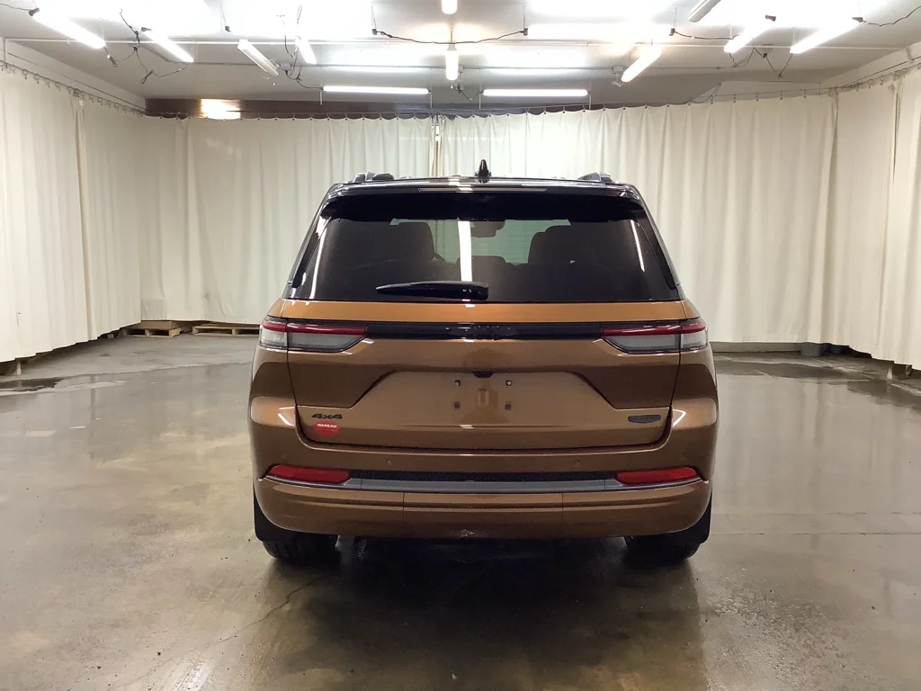 New 2026 Copper Shino Metallic Clear-Coat Exterior Paint Jeep Summit image 7