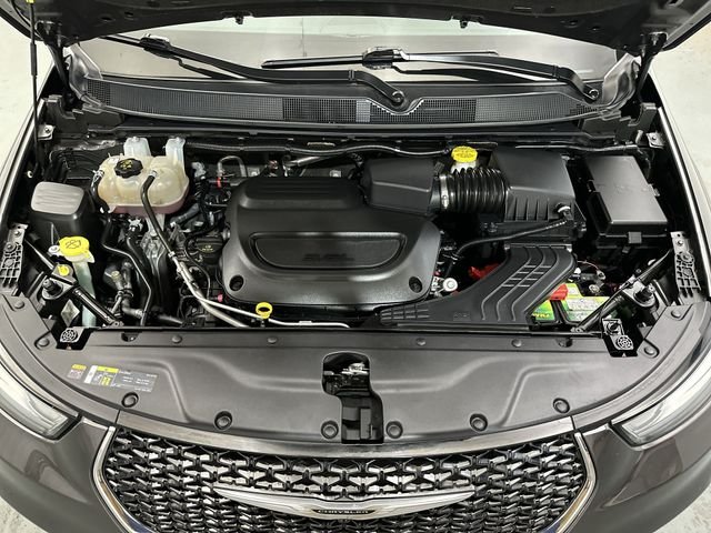 Used 2023 Gray Chrysler Touring L image 21