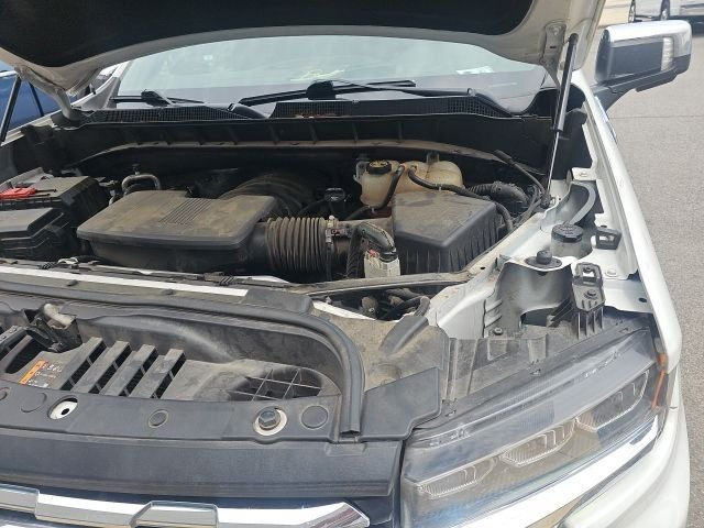 Used 2022 White Chevrolet LTZ image 25