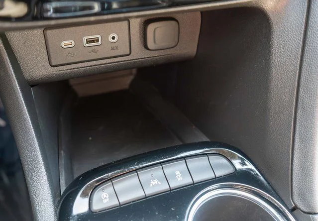 Used 2023 Blue Buick Select image 31