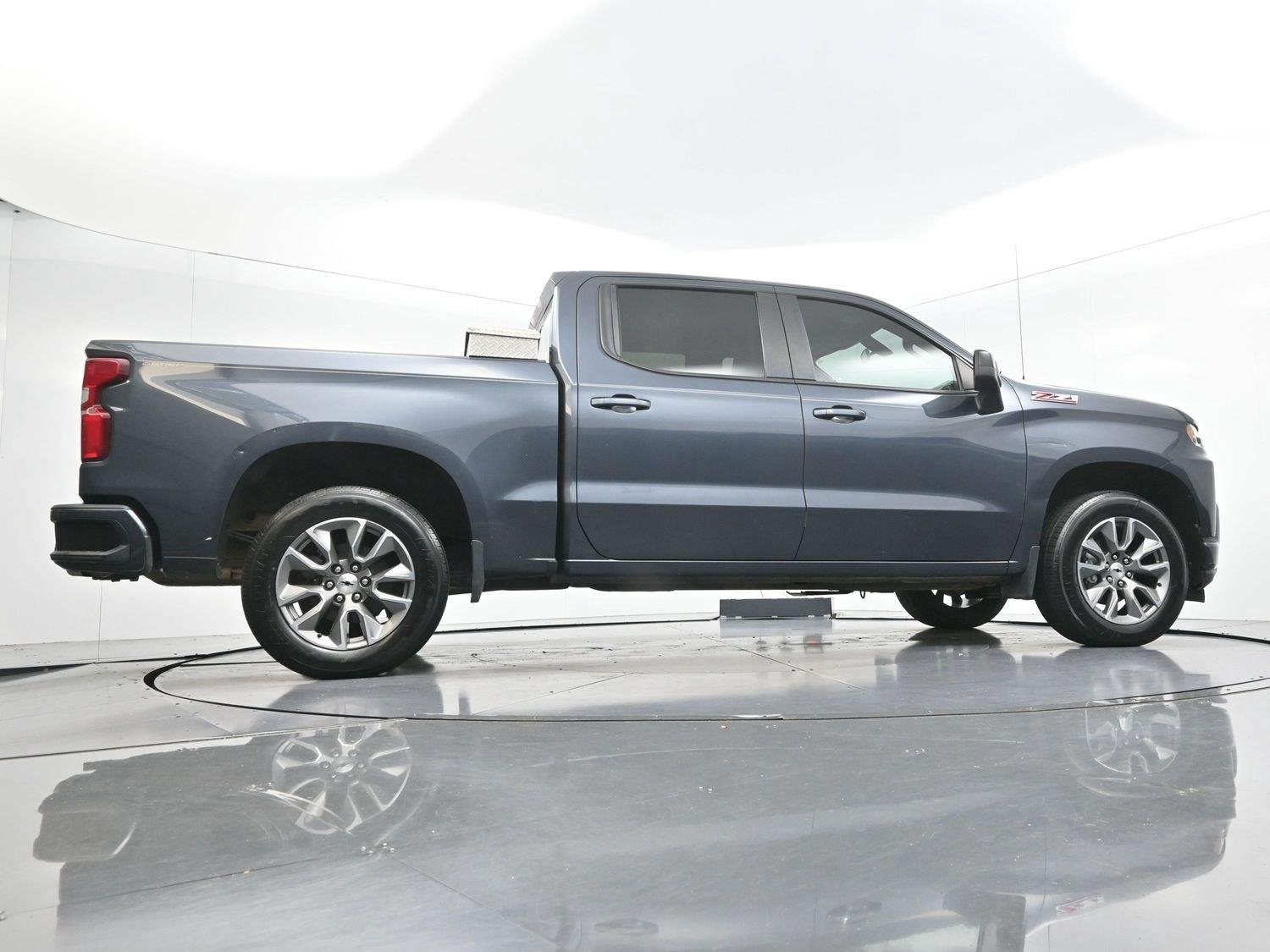 Used 2021 SHADOW GRAY METALLIC Chevrolet RST image 50