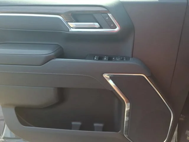 Used 2025 Cypress Gray Chevrolet LT image 14