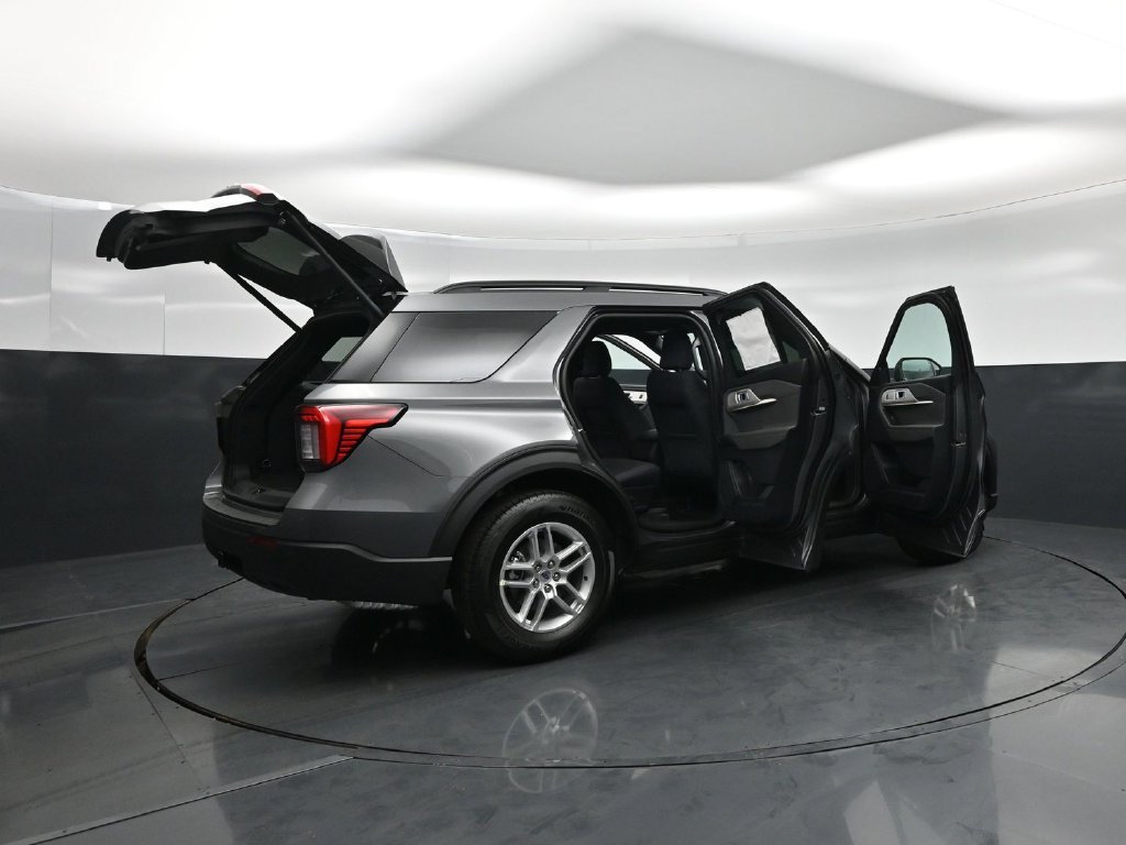 New 2027 Carbonized Gray Metallic Ford Active image 5