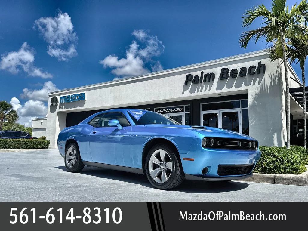 2019 Dodge Challenger SXT Auto's photo