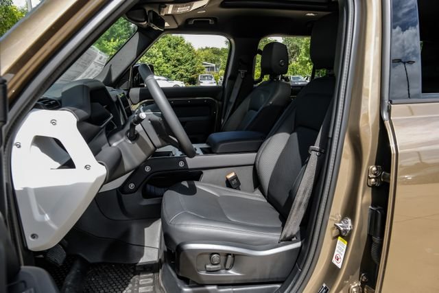 2025 Land Rover Defender X-Dynamic SE - Photo 44