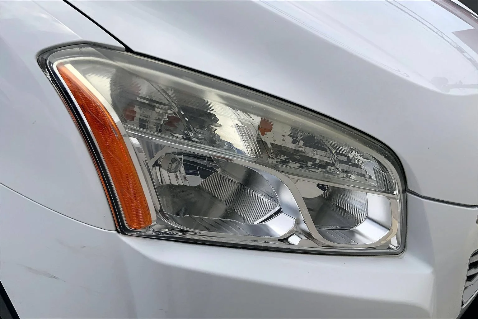 Used 2015 SUMMIT WHITE Chevrolet LS image 31