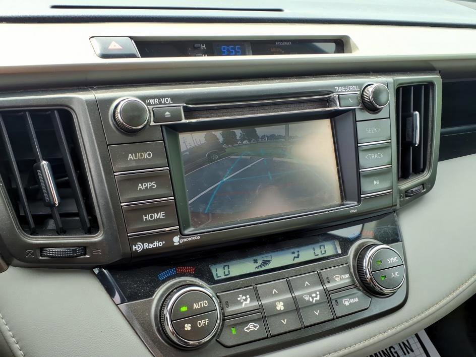 Used 2014 Barcelona Red Metallic Toyota XLE image 20