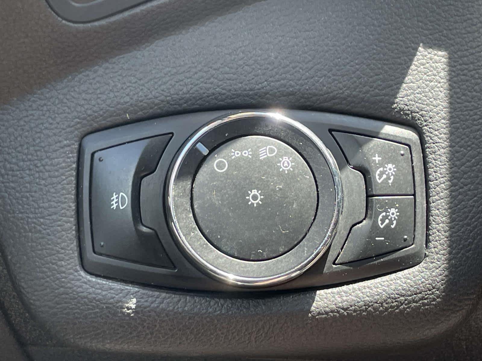 Used 2014 Ingot Silver Metallic Ford SE image 30