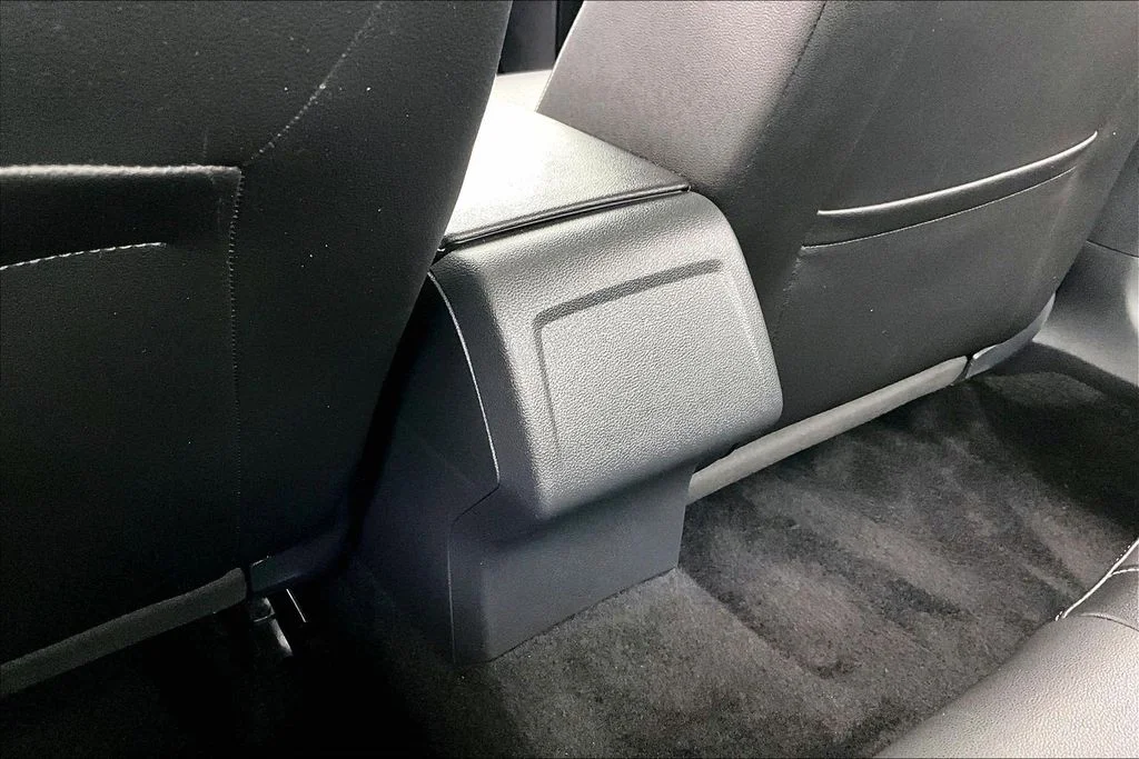 Certified Used 2024 Platinum Gray Metallic Volkswagen 1.5T SE image 32