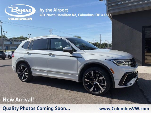 2023 Volkswagen Tiguan 2.0T SEL R-Line 4Motion's photo