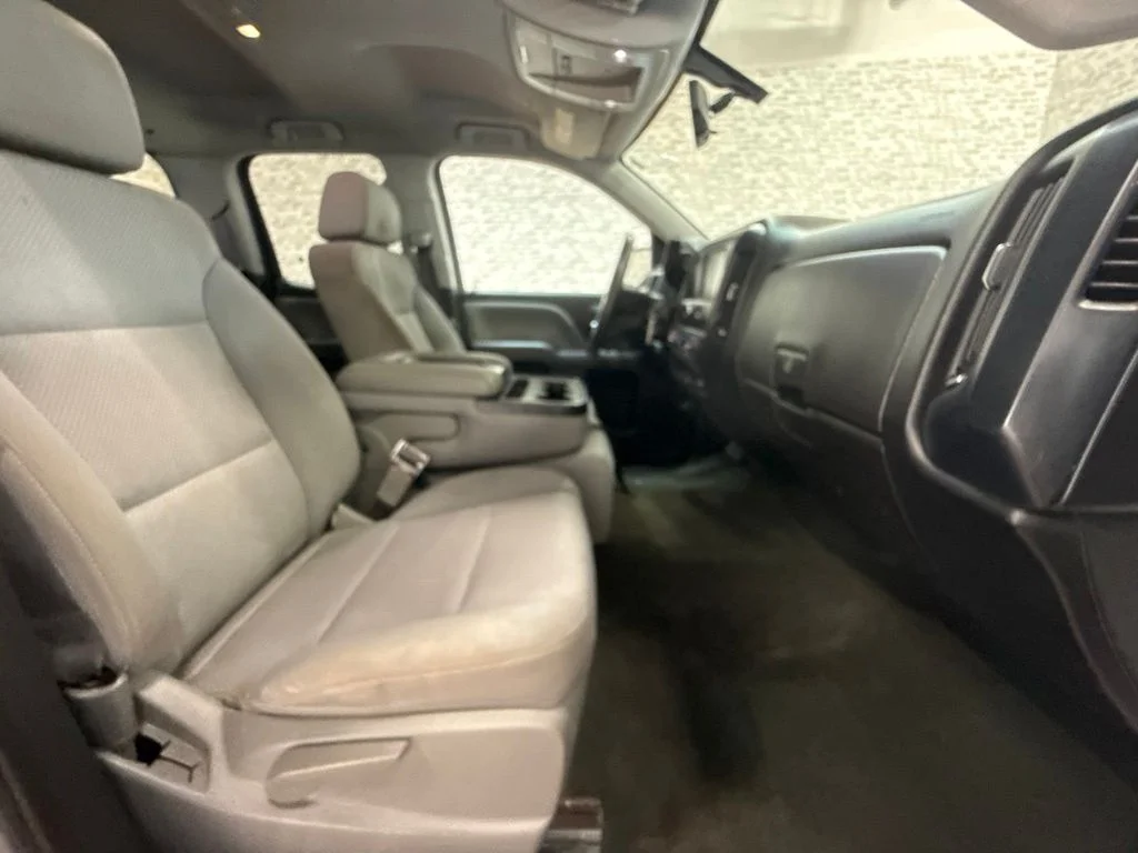 Used 2017 Summit White GMC Base image 11