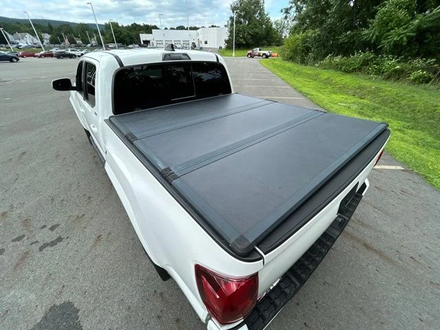Used 2022 White Toyota SR5 image 14