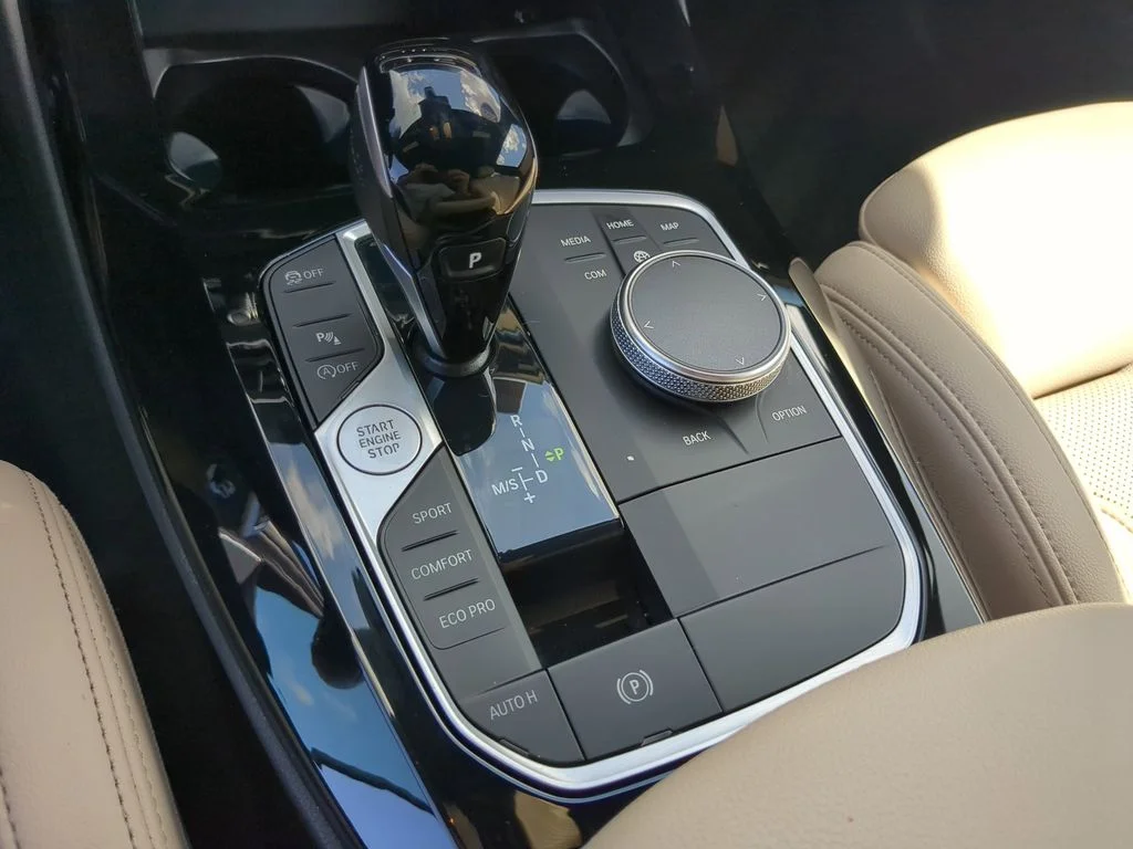 Used 2023 White BMW sDrive30i image 27