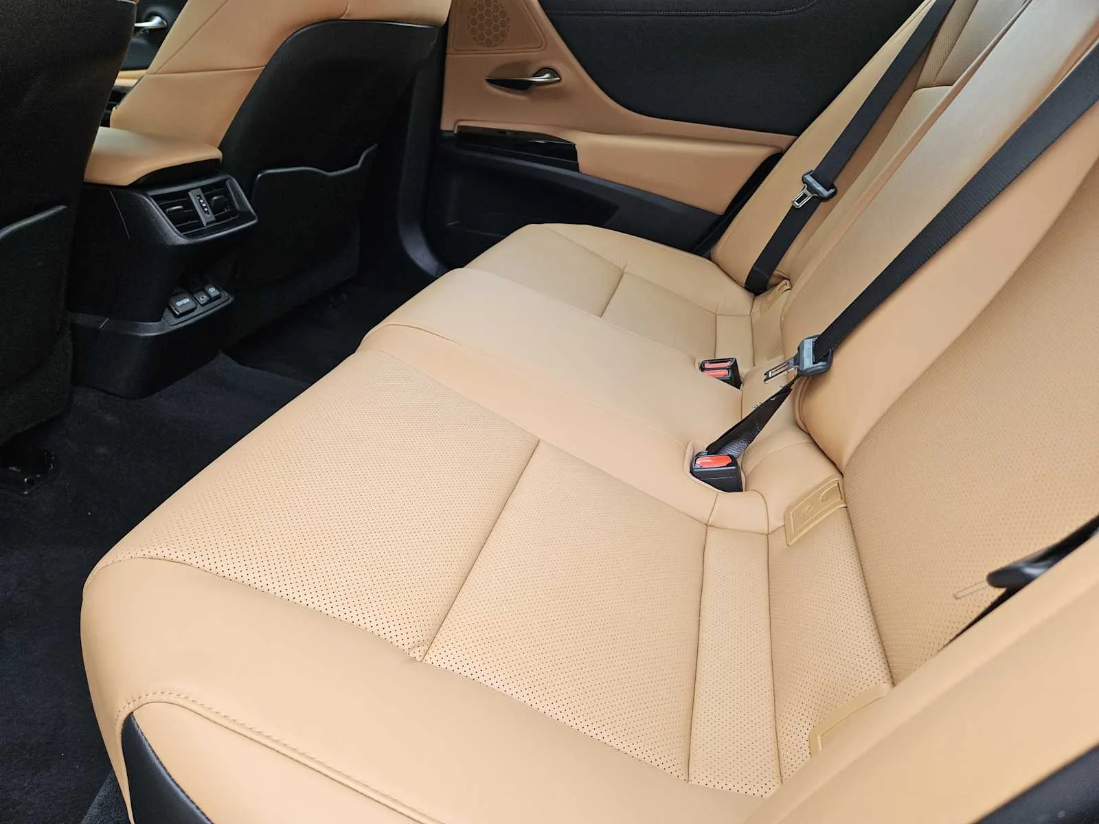 Certified Used 2025 IRIDIUM Lexus  image 22