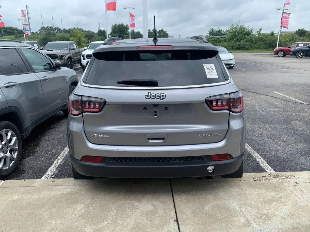 Used 2022 Silver Jeep Limited image 4