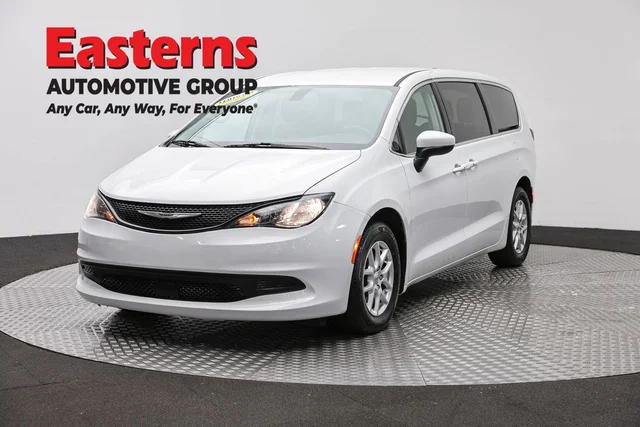 2022 Chrysler Voyager LX