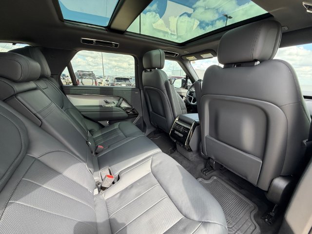 Used 2023 Giola Green Metallic Land Rover SE image 17